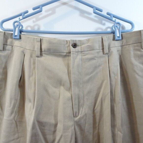Eddie Bauer Mens Pants 42 x 30 Pleated Front Khaki Pants Wrinkle Resistant - Picture 2 of 7